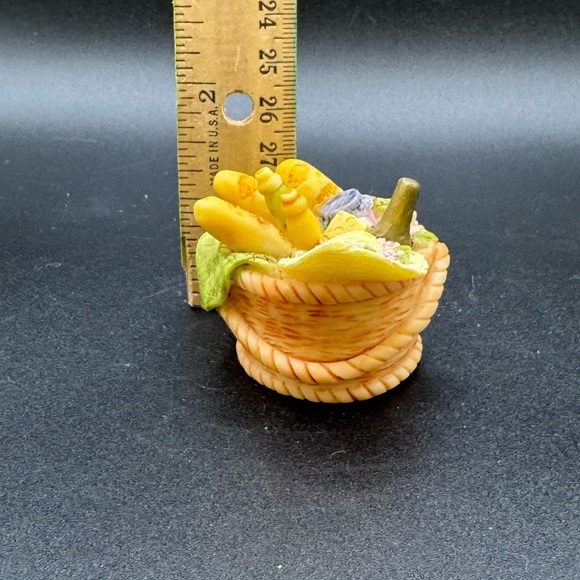Ganz 1991 Little Cheesers Picnic Basket W/ Food Hat & Blanket Figurine # 05205 - Picture 5 of 5